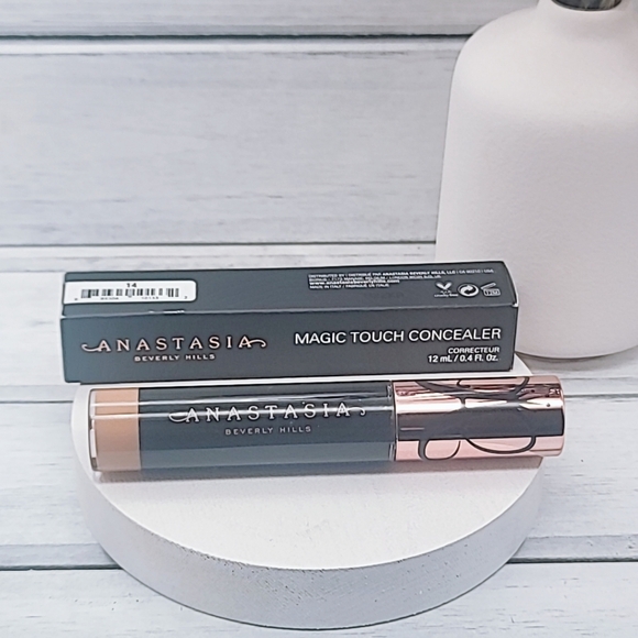 Anastasia Beverly Hills Magic Touch Concealer shade 14 - Picture 3 of 5